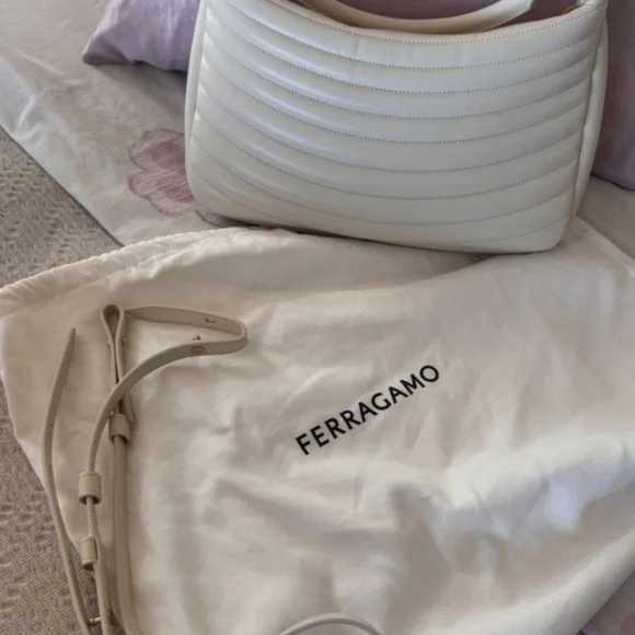 Ferragamo Quilted Bag - NEW - Picture 4 of 11